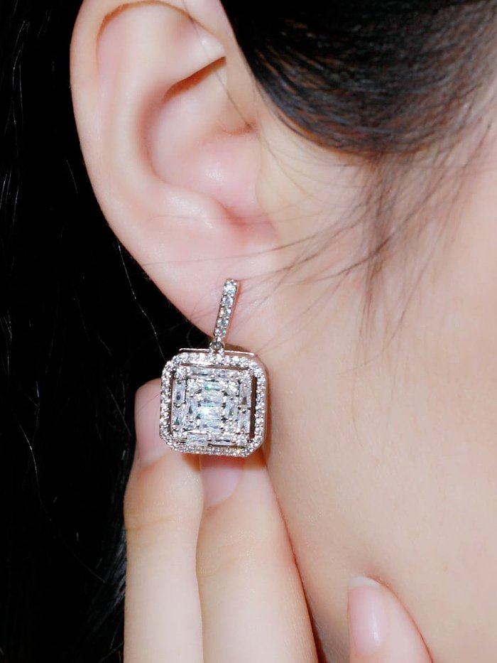 Boucles d'oreilles pendantes de luxe géométriques en laiton et zircon cubique