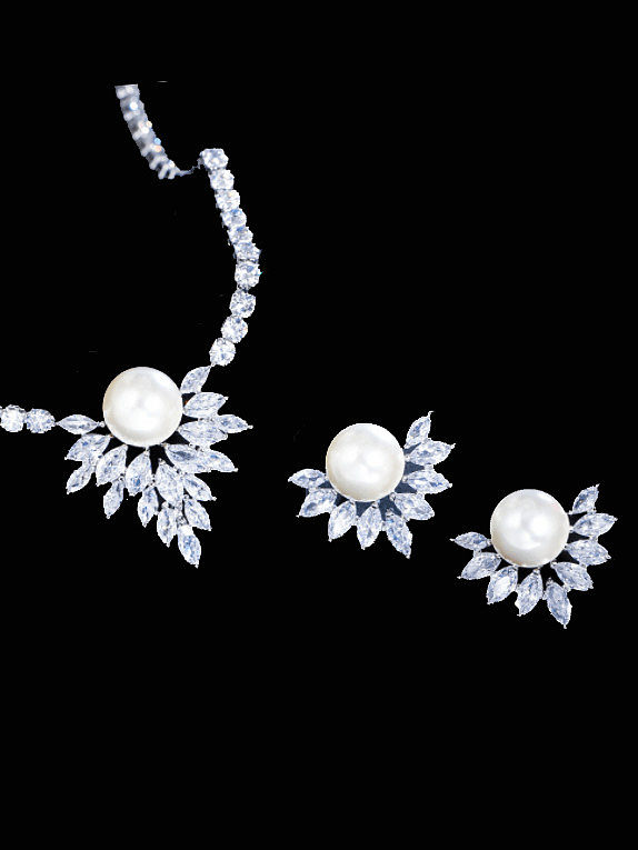 Messing Cubic Zirkonia Luxury Flower Ohrring und Halskette Set