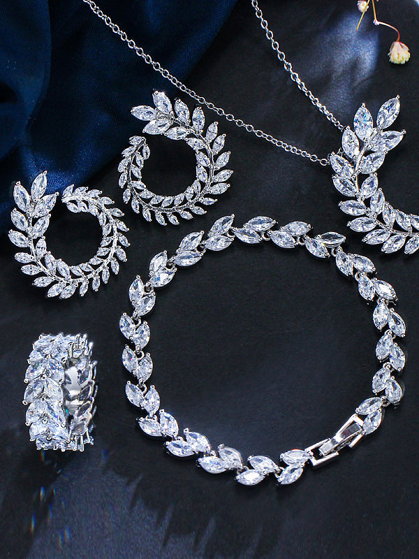 Luxuriöser Glanz, quadratisch, hochwertiges Zirkon, runde Halskette, Ohrringe, Ringarmband, 4-teiliges Schmuckset