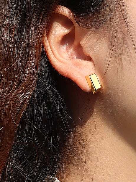 Boucles d'oreilles minimalistes géométriques lisses en acier inoxydable titane 316L avec e-coat imperméable à l'eau