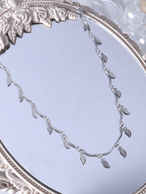 Minimalistische Halskette aus Titanstahlblatt