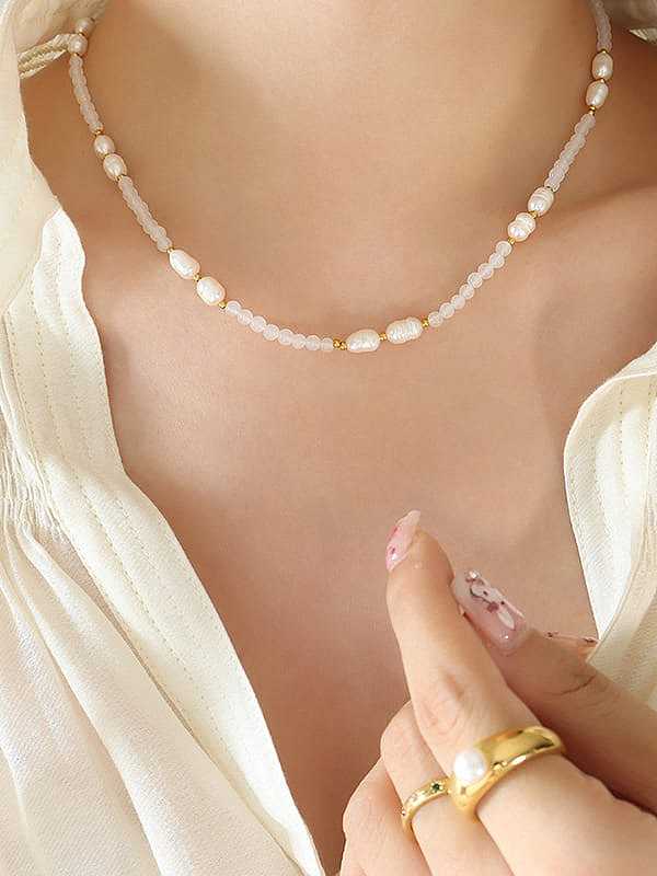 Geometrische minimalistische Halskette mit Süßwasserperlen aus Titanstahl