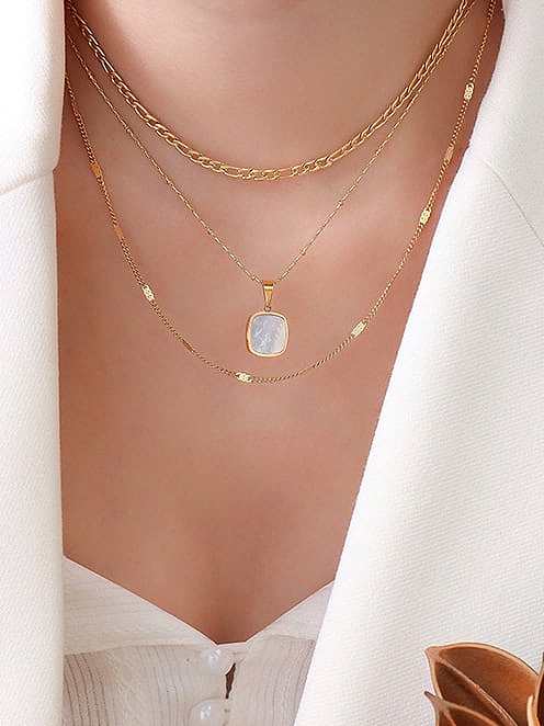 Geometrische minimalistische Halskette aus Titanstahl und Acryl