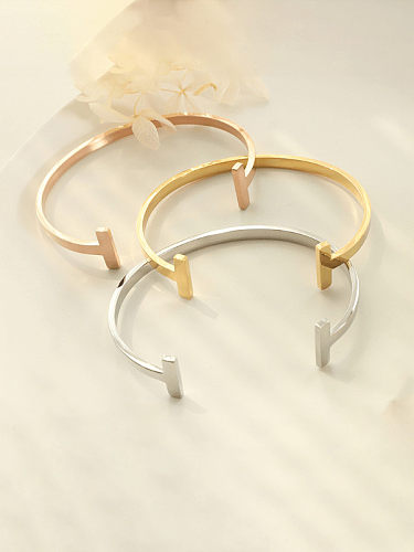 Brazalete vintage geométrico de acero titanio