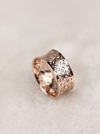 خاتم التيتانيوم مطلي بالذهب الوردي المجوف