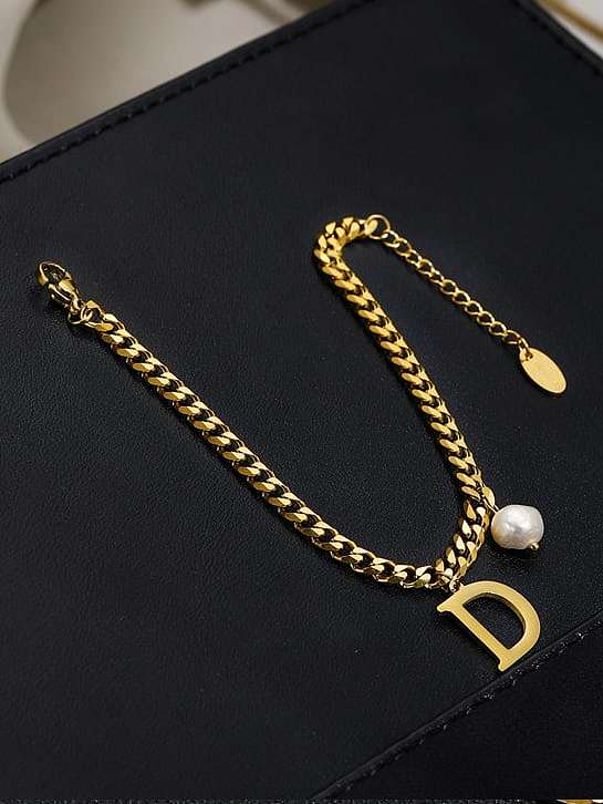Bracelet à maillons minimalistes en acier au titane avec lettre et perle d'imitation