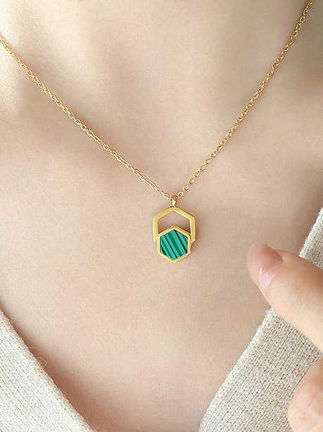 Geometrische minimalistische Halskette aus Titanstahl und Acryl