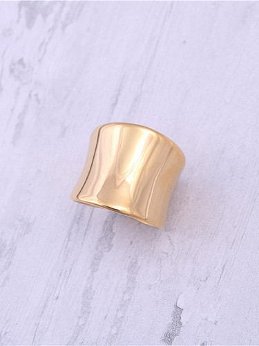 Anéis de banda irregulares simplistas banhados a ouro com titânio