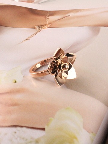 Smooth Fashion Stereo Flower Ring