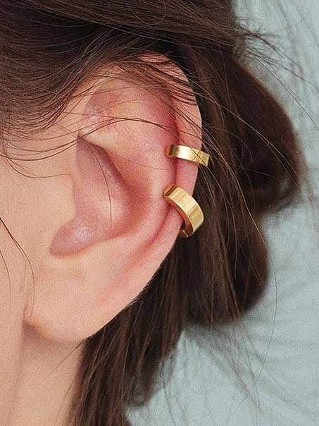Geometrischer minimalistischer Huggie-Ohrring aus Edelstahl