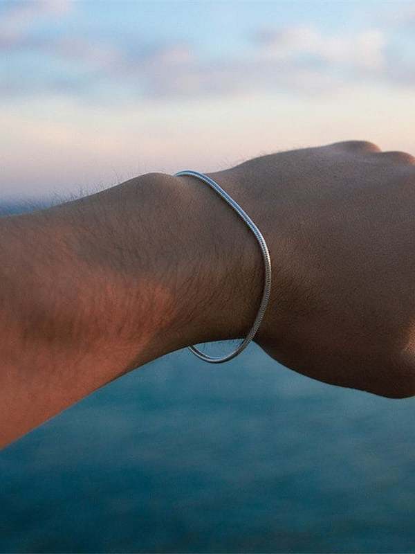 Bracelet à maillons minimalistes serpent en acier inoxydable