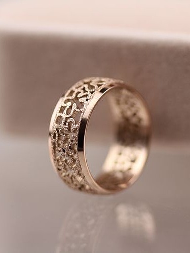 Fashion Luxury Hollow Titanium Ring