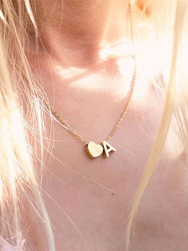 Collier pendentif coeur minimaliste lettre en acier inoxydable