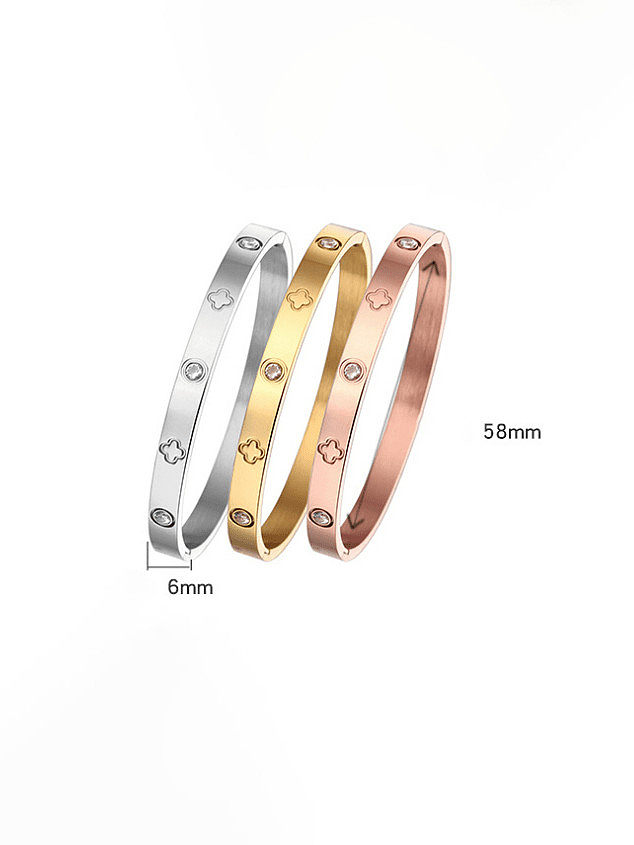 Bracelet minimaliste en acier au titane avec trèfle