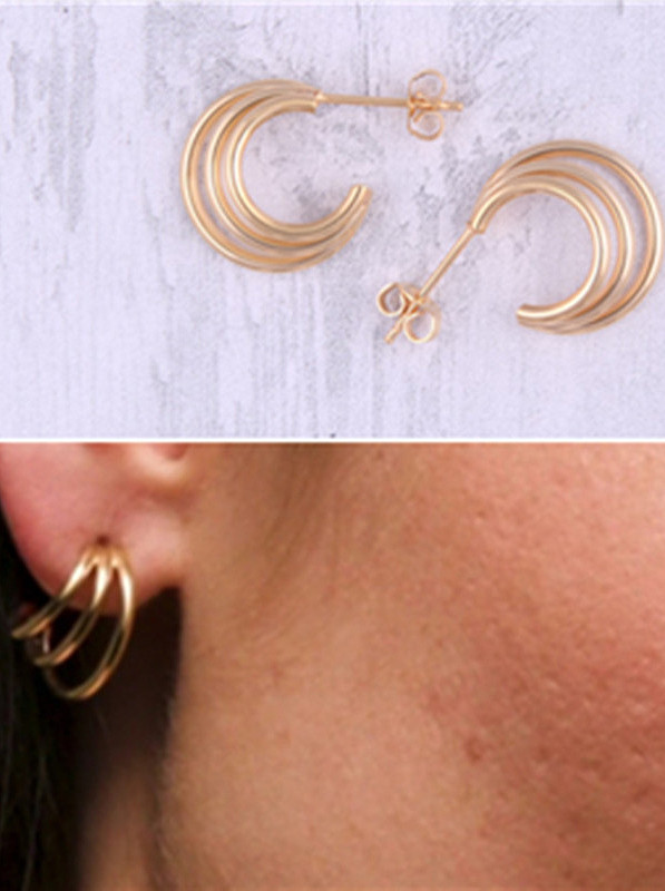 Boucles d'oreilles à tige en titane avec anneaux multiples simplistes plaqués or