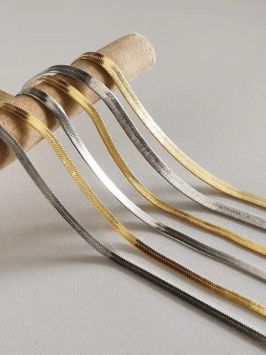 Cadena de hueso de serpiente oro viento frío personalidad clavícula collar de acero de titanio