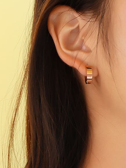 Boucle d'oreille minimaliste géométrique en acier inoxydable titane 316L avec revêtement électronique imperméable
