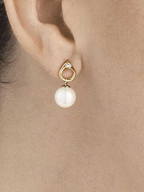 Boucles d'oreilles Huggie minimalistes géométriques en perle d'imitation en acier inoxydable