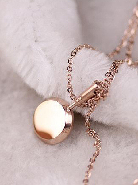 Smooth Pan-shape Pendant Creative Necklace