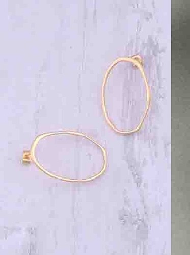 Boucles d'oreilles créoles rondes géométriques creuses simplistes en titane avec plaqué or
