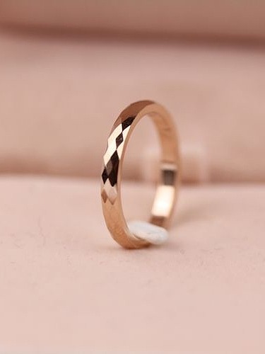 Glatter rosévergoldeter Ring