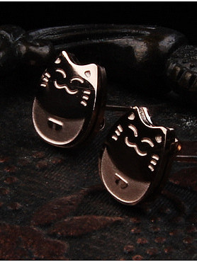 Lucky Cat Smooth Stud Earrings