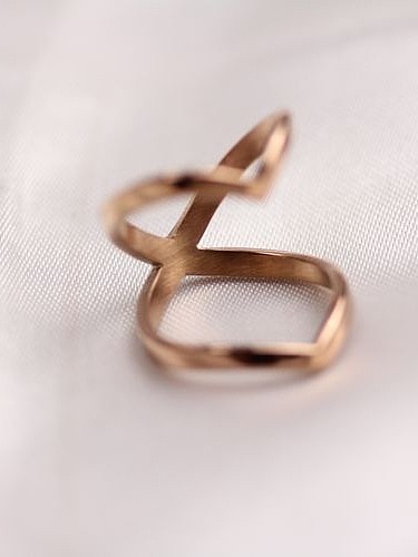 خاتم شارب مزدوج من الذهب الوردي