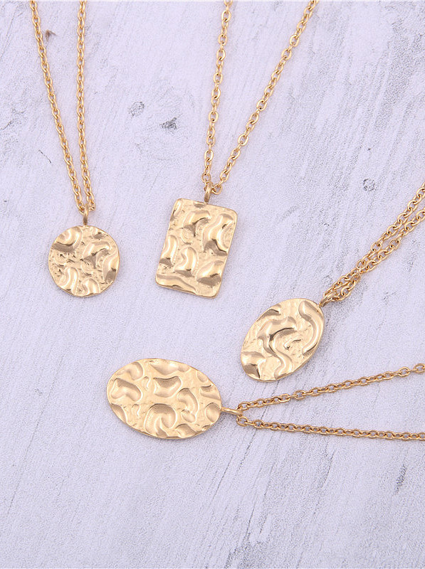 Titane avec colliers géométriques convexes concaves simplistes plaqués or