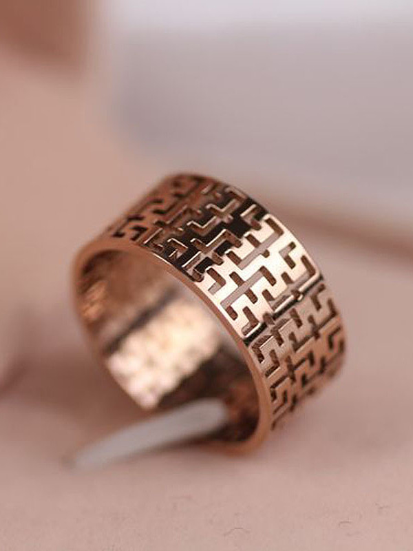 Exaggerated Hollow Fashion Lovers Ring