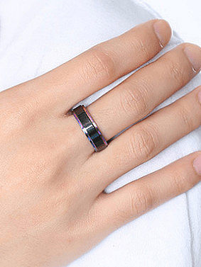 Anillo de banda minimalista geométrico de acero de titanio