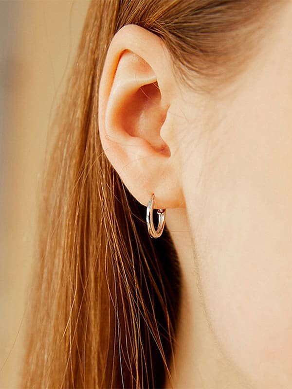 Boucle d'oreille créole minimaliste ronde en acier inoxydable