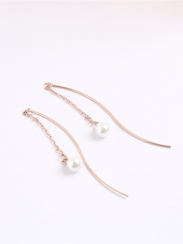 Encantadores aretes de línea de perlas artificiales