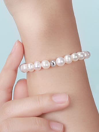 Geometrisches, minimalistisches Perlenarmband aus 925er Sterlingsilber mit Süßwasserperlen