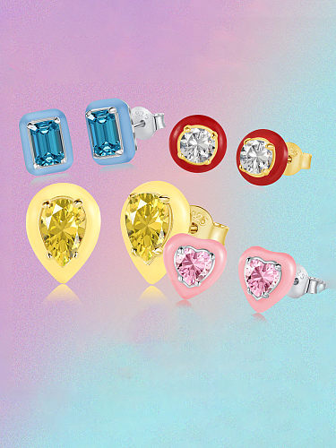Boucles d'oreilles mignonnes en forme de coeur en émail avec zircon cubique en argent sterling 925