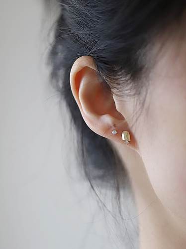 Boucles d'oreilles minimalistes géométriques avec strass en argent sterling 925