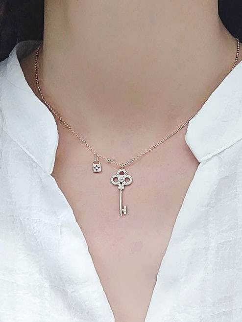 Zierliche Schlüsselanhänger-Halskette mit Zirkonia-Blume aus 925er-Sterlingsilber