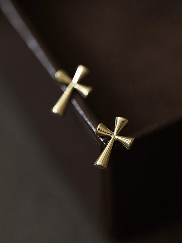 Minimalistischer Ohrstecker mit Kreuz aus 925er Sterlingsilber