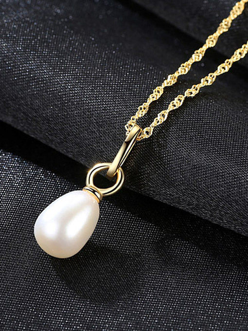 Collar de plata pura con perlas de agua dulce en oro de 18 quilates