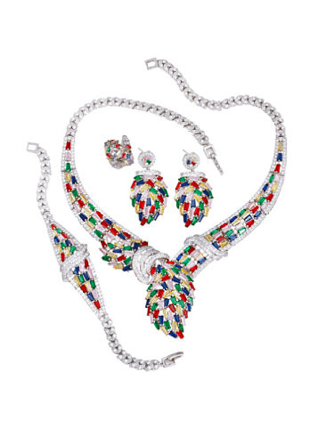 Luxus-Set mit unregelmäßigem Ring, Ohrring, Armreif und Halskette aus Messing mit kubischem Zirkon