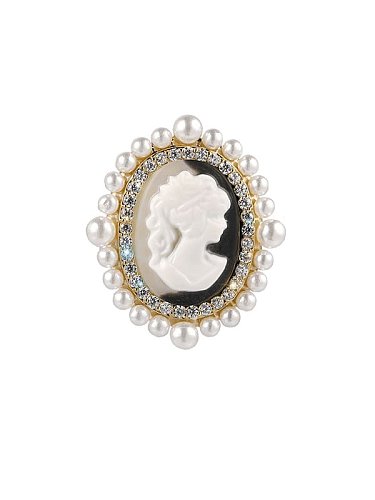 Broche Portrait Ovale Vintage Perle d'Imitation Laiton
