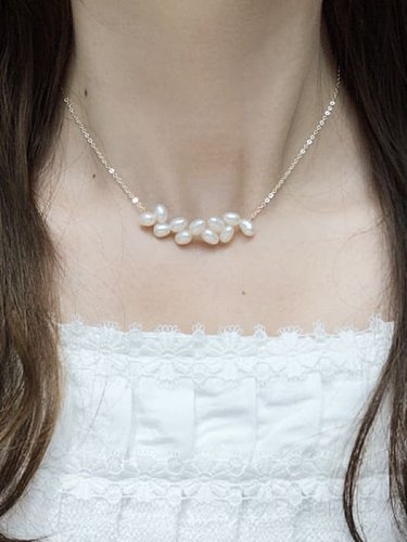 Geometrische minimalistische Süßwasserperlen-Halskette aus Messing