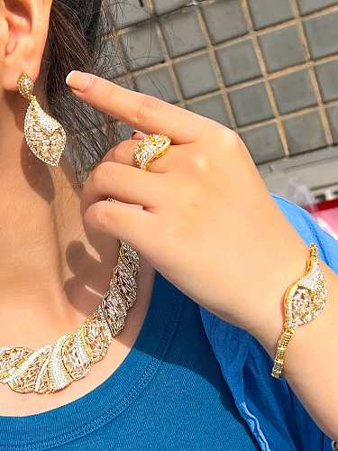 Laiton cubique zircone luxe petite hirondelle anneau boucle d'oreille bracelet et collier ensemble