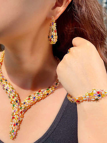 Luxus-Wassertropfen-Ring-Ohrring-Armband- und Halsketten-Set aus Messing mit kubischem Zirkonia