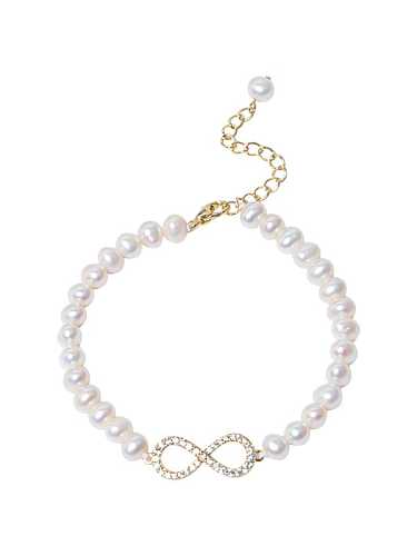 Brazalete minimalista con cuentas de latón y perlas de agua dulce número 8