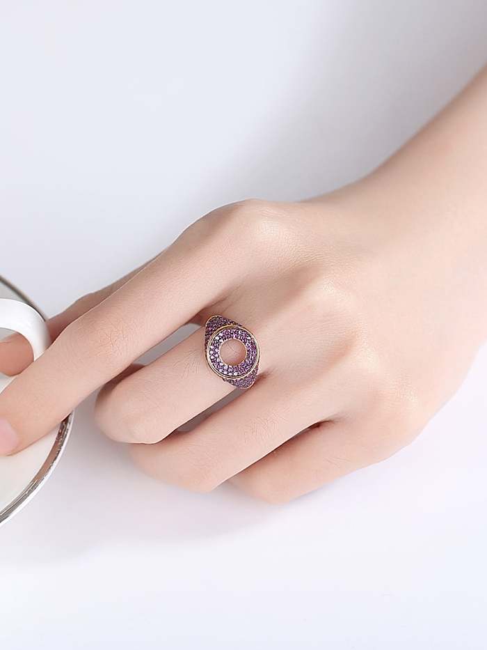 Anillo redondo de hip hop con circonita cúbica de latón