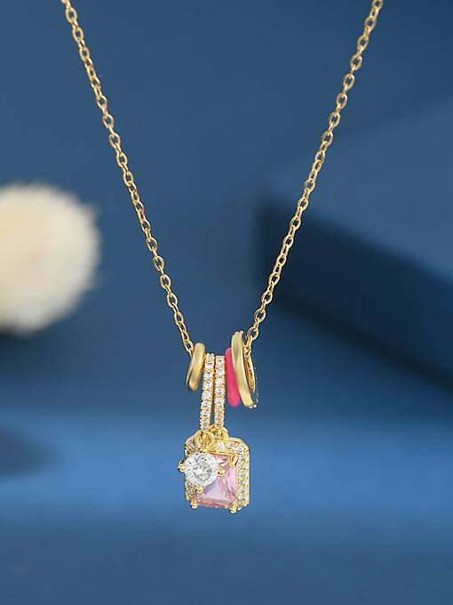Geometrische, zierliche Halskette aus Messing mit kubischem Zirkonia in Rosa