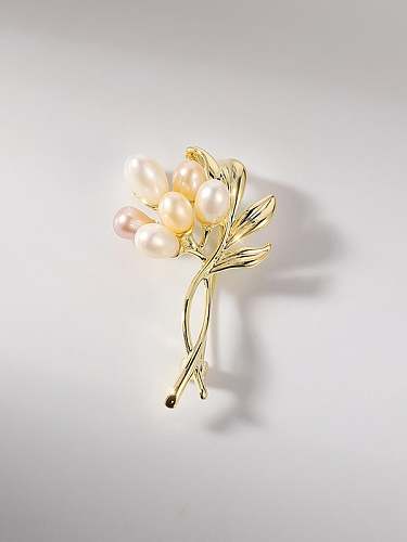 Broche de tendência de flor de imitação de pérola de latão