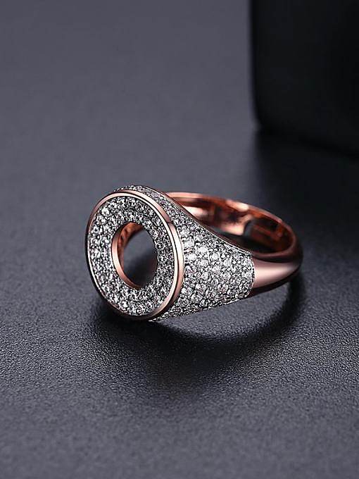 Anillo redondo de hip hop con circonita cúbica de latón