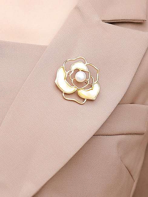 Brass Shell Flower Trend Brooch