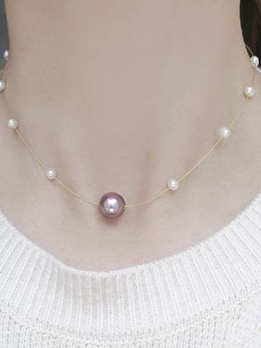 Collier minimaliste rond en perles d'eau douce en laiton
